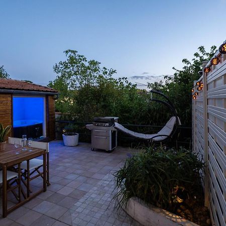 La Citadelle ~ Jacuzzi ~ Terrasse Appartement Carcassonne Buitenkant foto